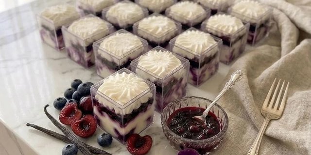 Dozen Berry Bliss Cups