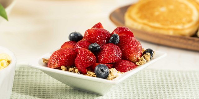 Fruit and Greek Yogurt Parfait Box