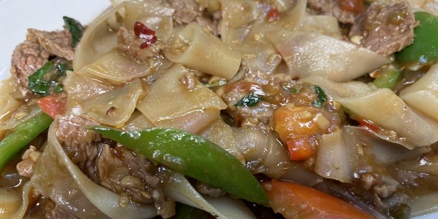 Pad Kee Mow Tray