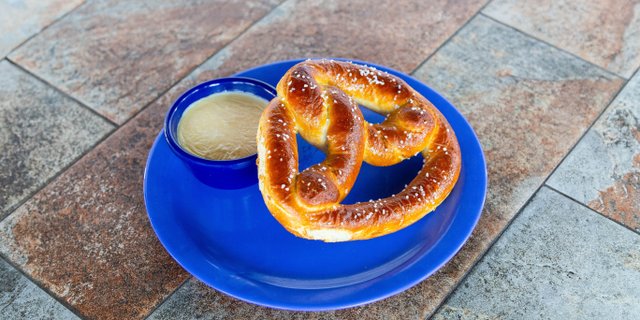 Beer Cheese Pretzel Dip