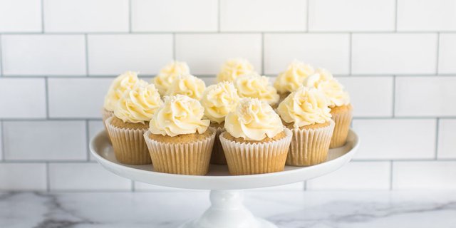 Vegan & Gluten-Free Vanilla Cupcakes