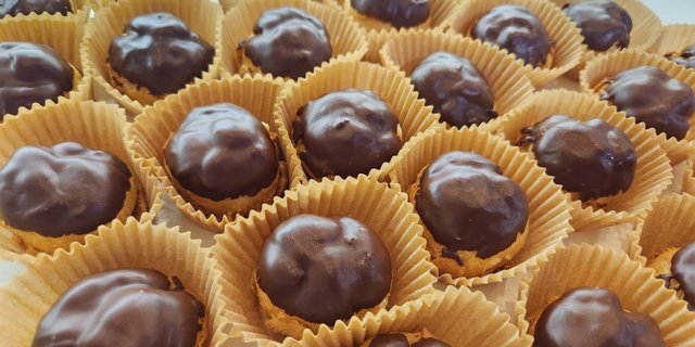 Mini Chocolate Éclairs