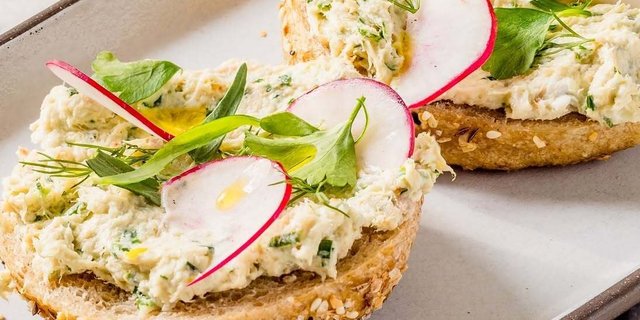 Smoky Bagel Sandwich