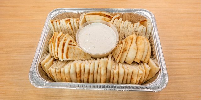 Tzatziki w/ Pita Tray