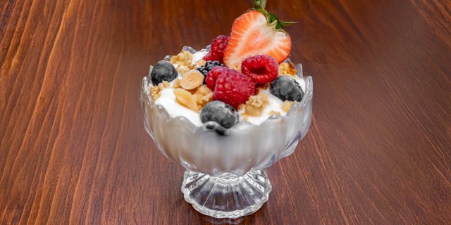 Seasonal Berries & Vanilla Creme Fraiche