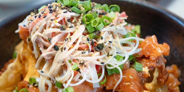 Poke Nachos