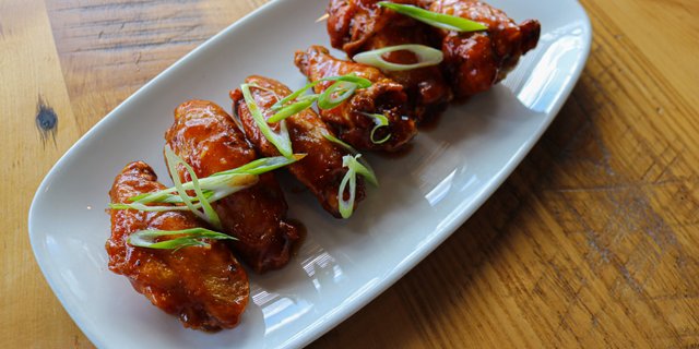 Honey-Sriracha Chicken Wings