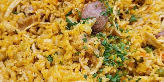 Colombian-Style Chicken & Rice