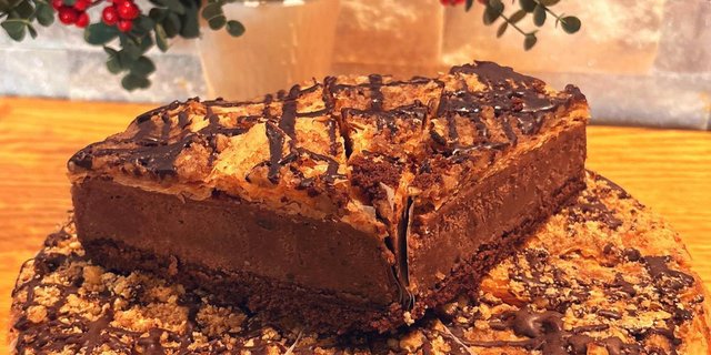 Chocolate Baklava Cheesecake