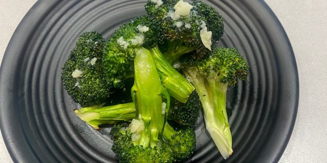 Roasted Garlic Broccoli