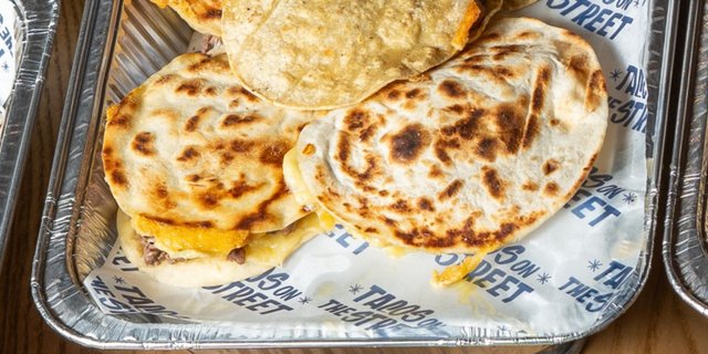 25 Quesadillas Asada