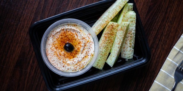 Cucumber w/ Hummus