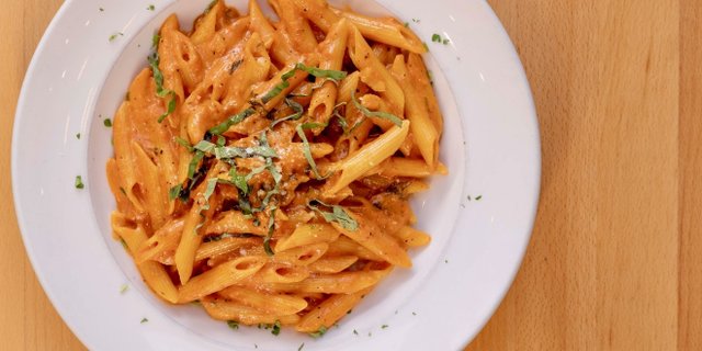 Pasta w/ Vodka Sauce