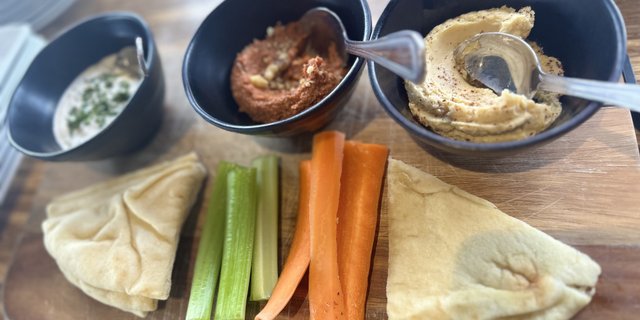 Mediterranean Dip & Pita Platter
