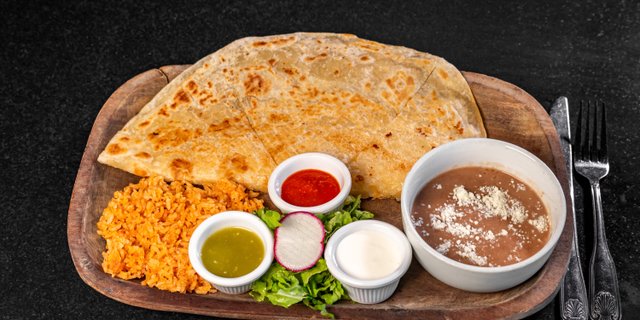 Asada Quesadilla Plate