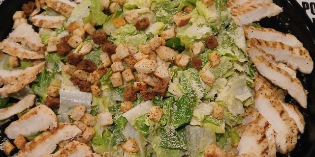 Caesar Salad w/ Chicken