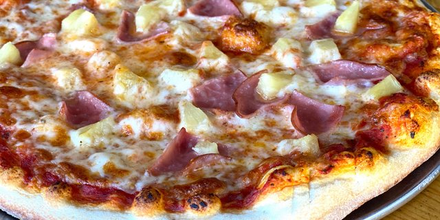 Hawaiian Pizza