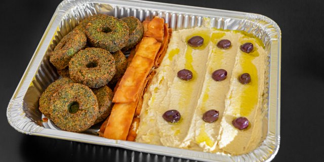 Falafel w/ Hummus Tray