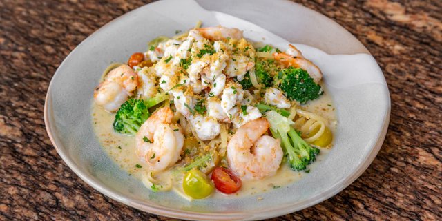 Shrimp & Crab Linguine Platter