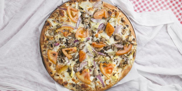 Veggie Alfredo Pizza