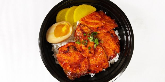 Korean Spicy Salmon Bowl