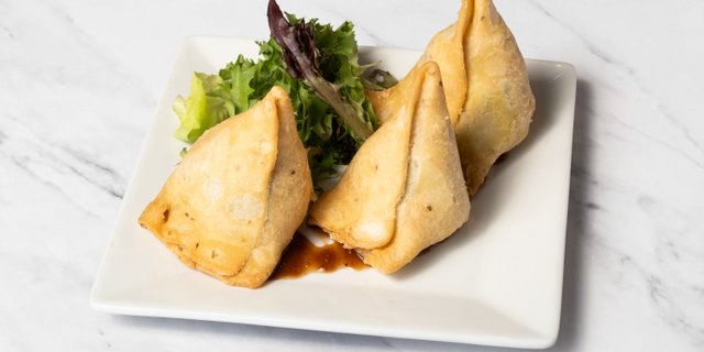 Aloo Green Peas Samosas