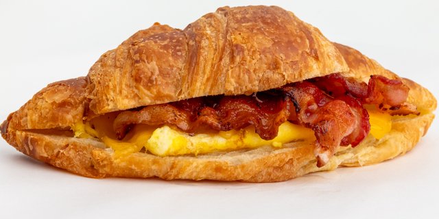 Bacon, Egg & Cheddar Croissant