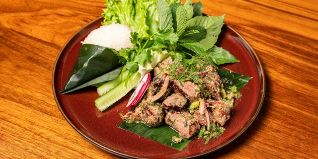 Individual Nam Tok Salad