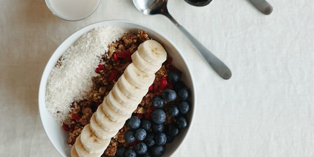 Vanilla Maple Granola Bowl