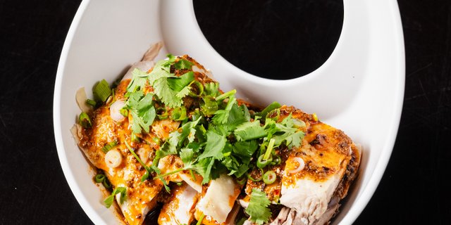 Steamed Chicken w/ Chili Sauce