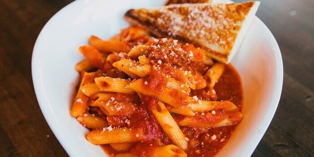 Penne Pasta w/ Meat Sauce
