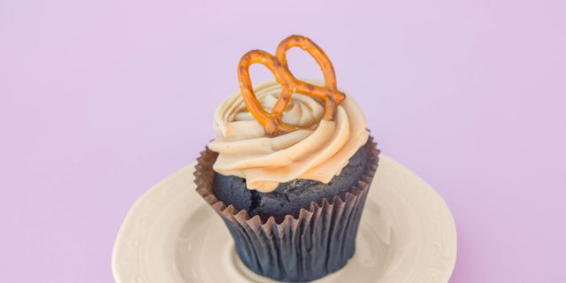 Caramel Crunch Cupcake