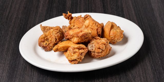 Chicharrones de Pollo (Fried Diced Chicken)