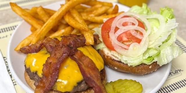 Bacon Cheeseburger