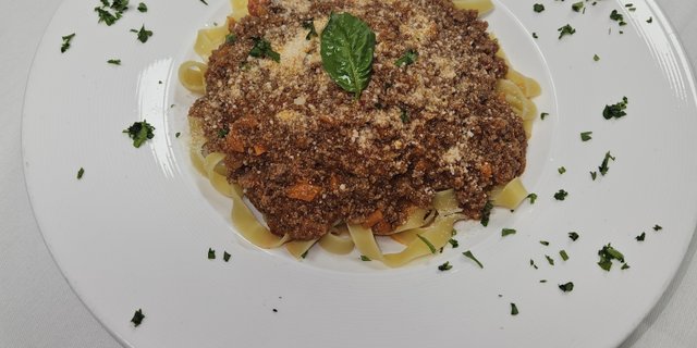 Pasta w/ Meat Sauce