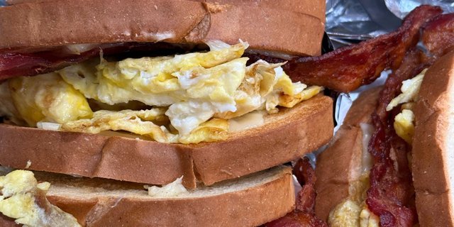 Bacon, Egg & Cheese Sandwich Tray