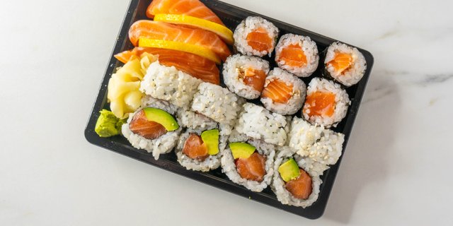 Salmon Lover Box Lunch