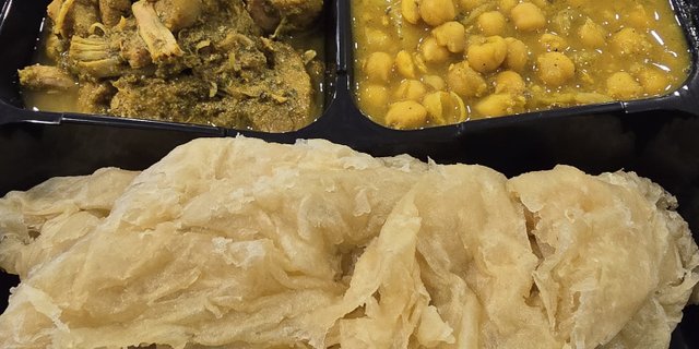 Curry Chicken Meal w/ Roti
