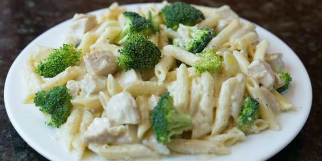 Chicken, Broccoli & Ziti Alfredo