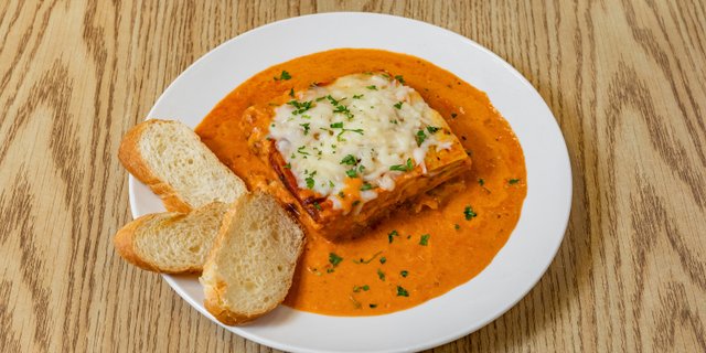 Meat Lasagna In Pink Sauce