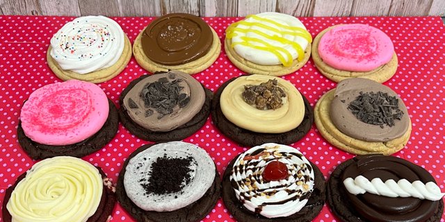 Dozen Cupcakes