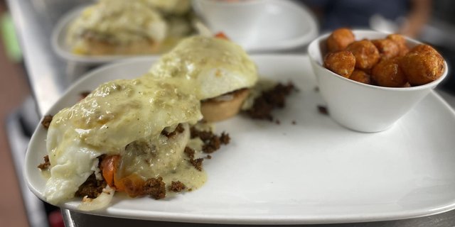 Chorizo Benedict