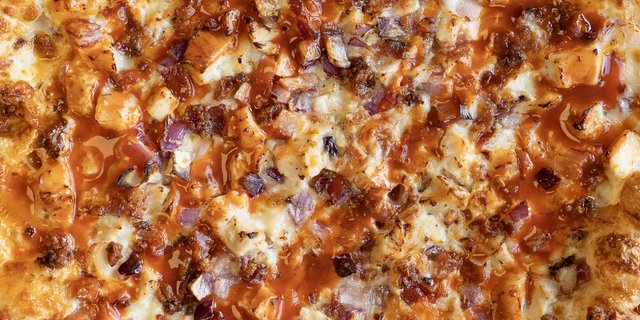 Buffalo Ranch Chicken - NY-Style Round Pizza