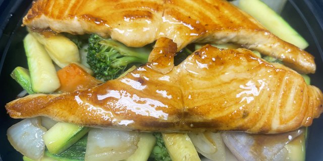 Salmon Hibachi Tray
