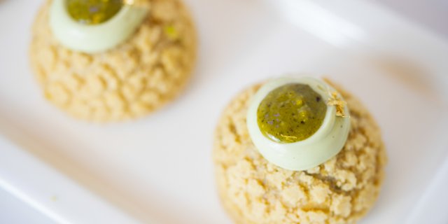 Mini Pistachio Choux