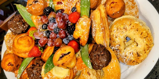 Continental Platter