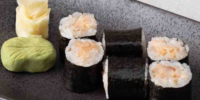 Spicy Yellowtail Roll