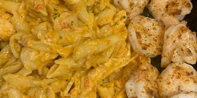 Shrimp & Half Lobster Mac & Cheese Package