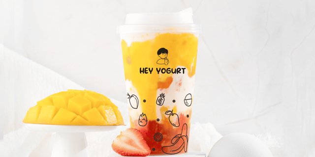 Strawberry & Mango Yogurt Smoothie