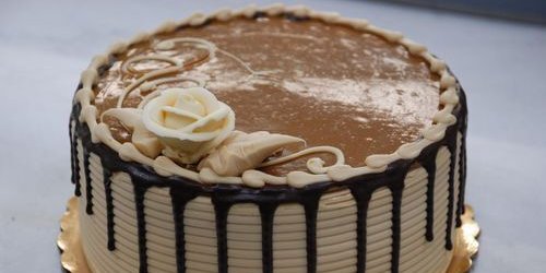 Dulce De Leche Layer Cake
